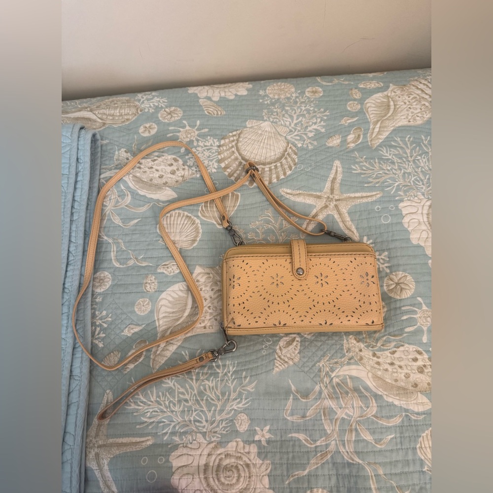 The Sak Iris Smartphone Wallet